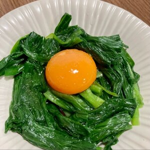 簡単激ウマ！ニラのおひたし出汁醤油卵黄のっけ♡